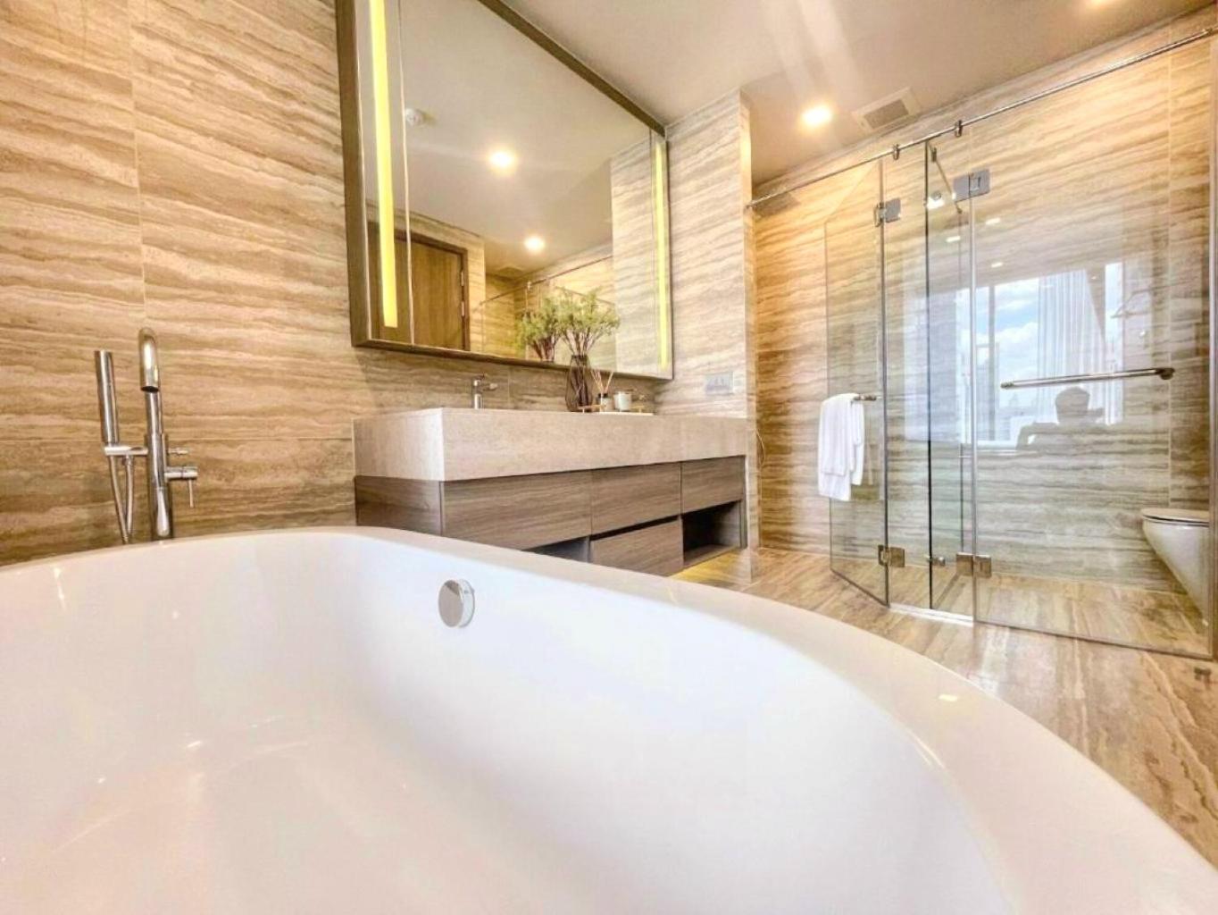 Entire Luxury Modern Location Nana Asoke 65sqm 2 Bed 2 Bathroom Sleeps 4 Appartement