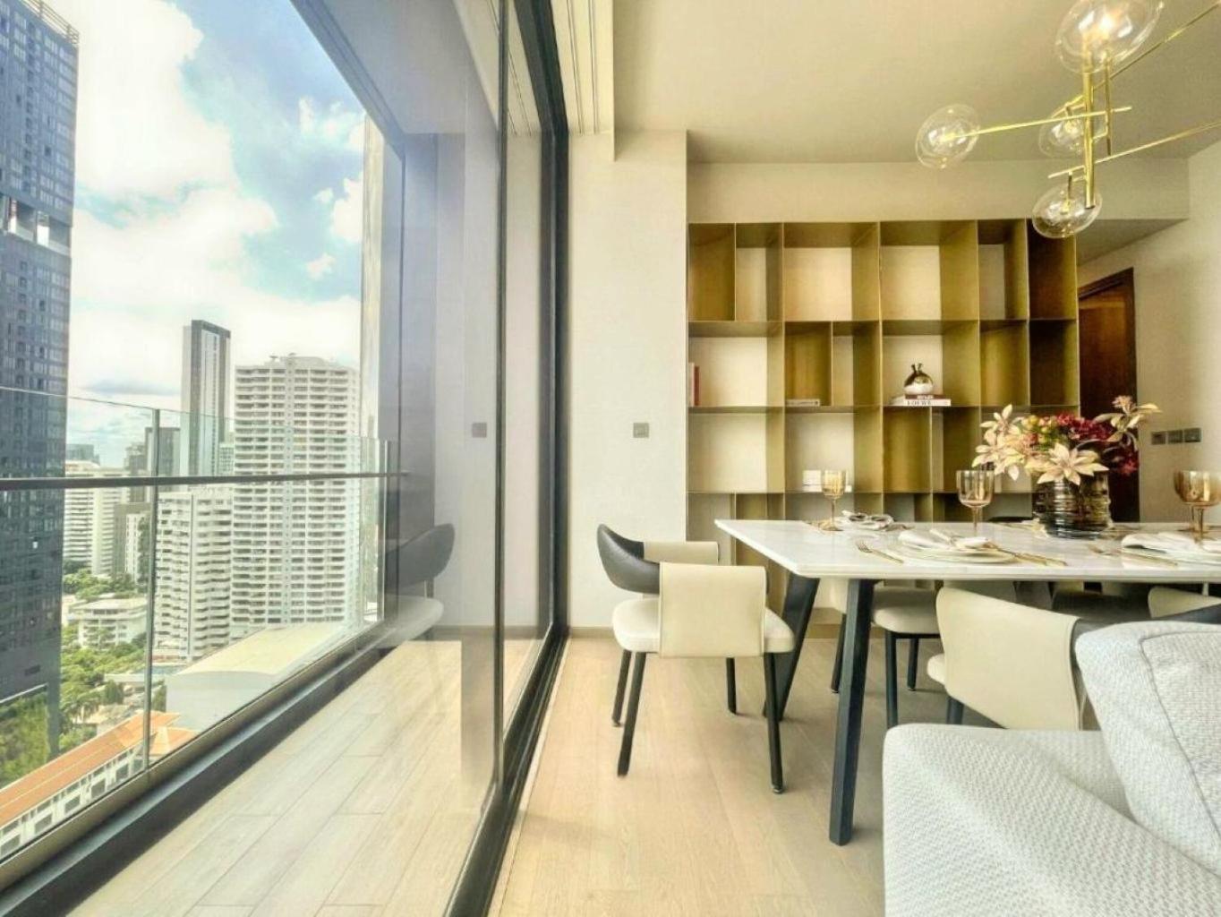 Entire Luxury Modern Location Nana Asoke 65sqm 2 Bed 2 Bathroom Sleeps 4