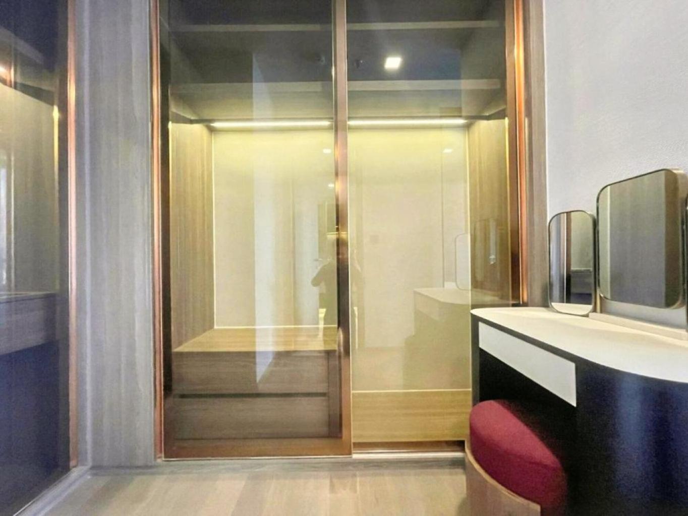 Entire Luxury Modern Location Nana Asoke 65sqm 2 Bed 2 Bathroom Sleeps 4 * Bangkok