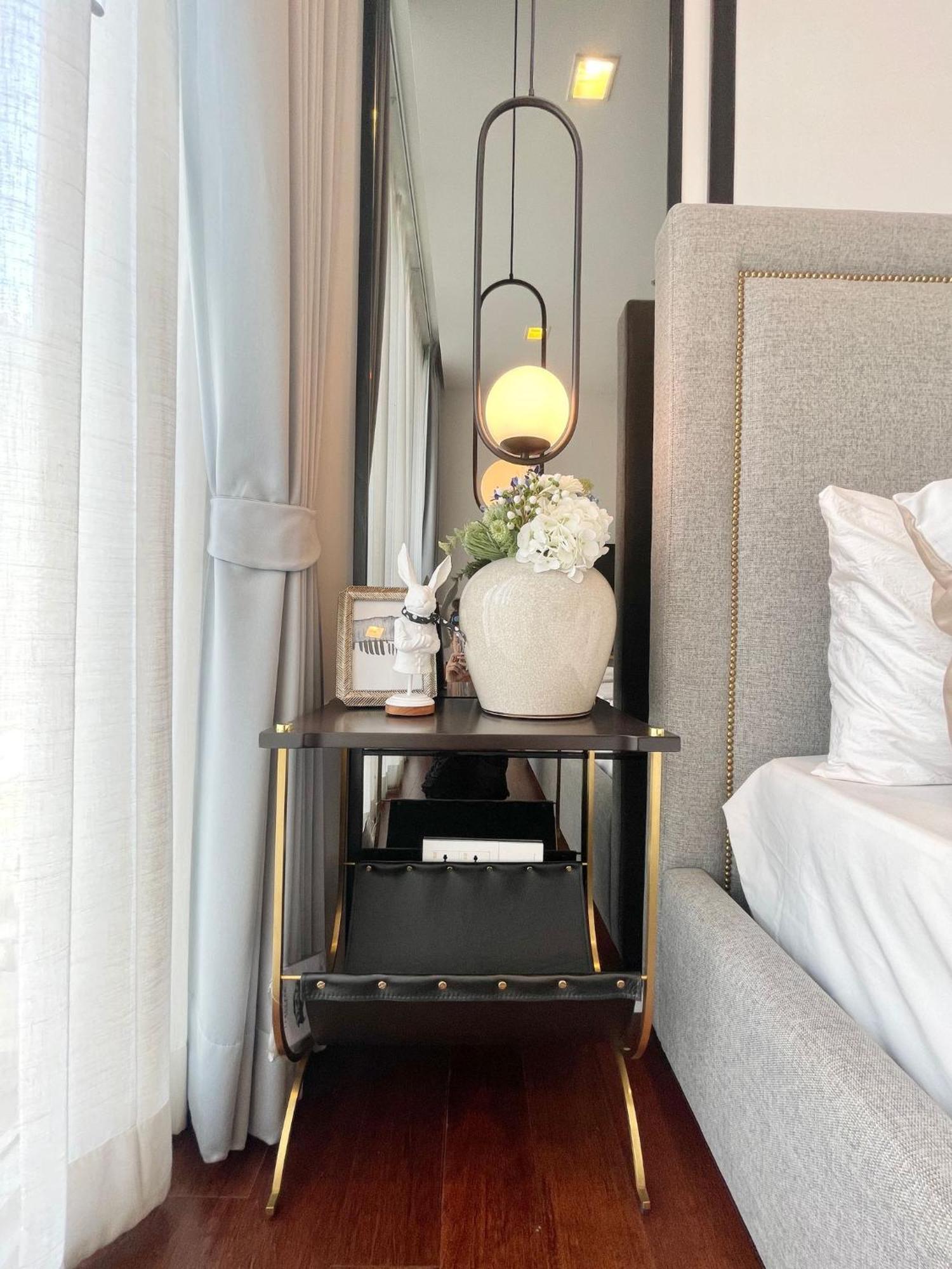 Entire Luxury Modern Location Nana Asoke 65sqm 2 Bed 2 Bathroom Sleeps 4