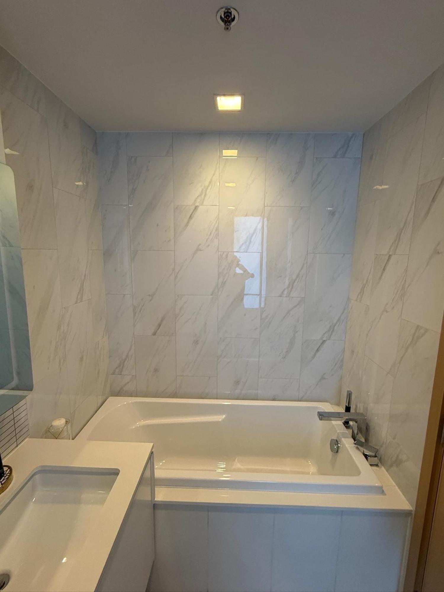 Luxury Modern Location Nana Asoke 65sqm 2 Bed 2 Bathroom Sleeps 4 Apartment Bangkok