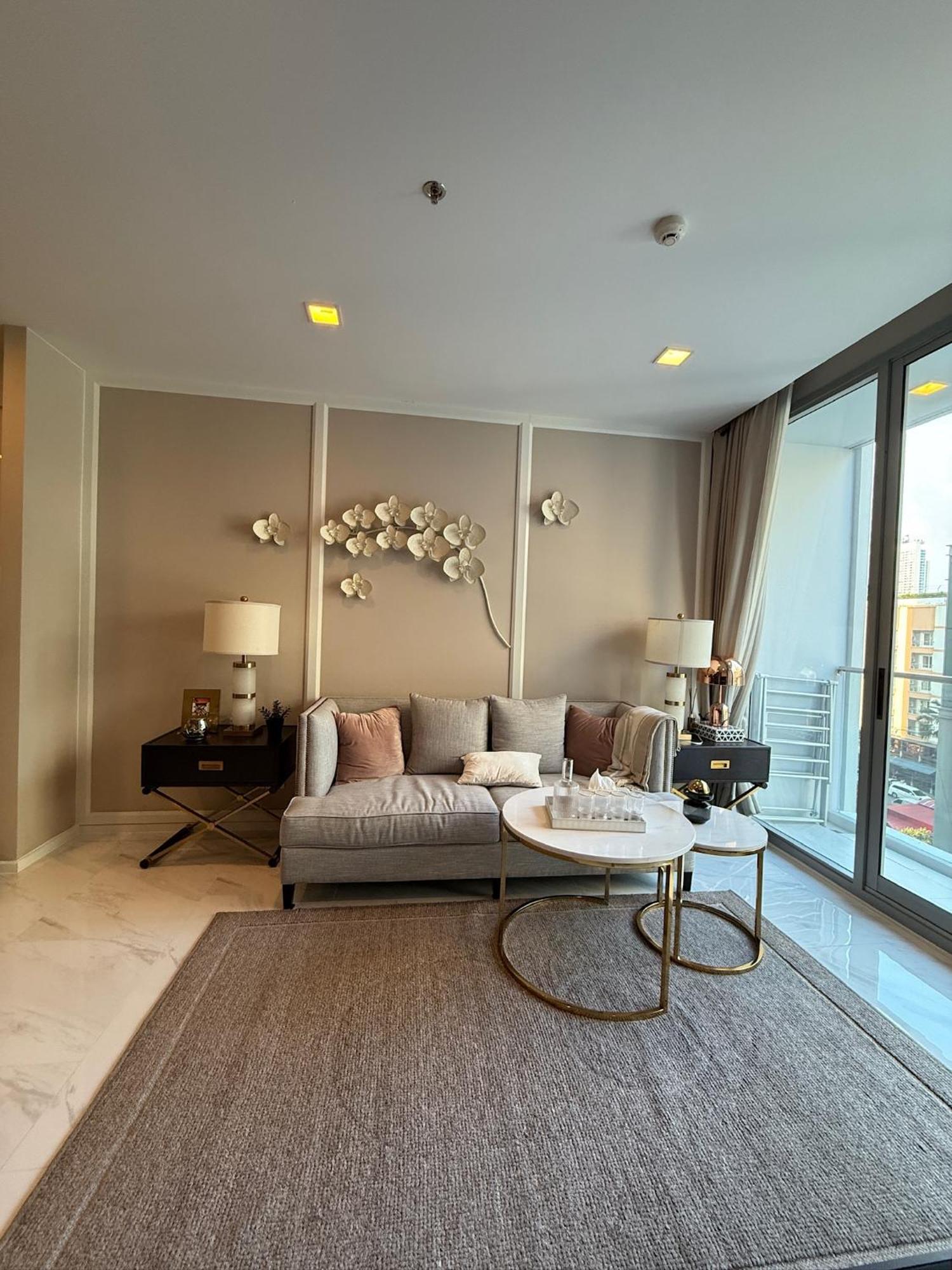 Luxury Modern Location Nana Asoke 65sqm 2 Bed 2 Bathroom Sleeps 4 Bangkok
